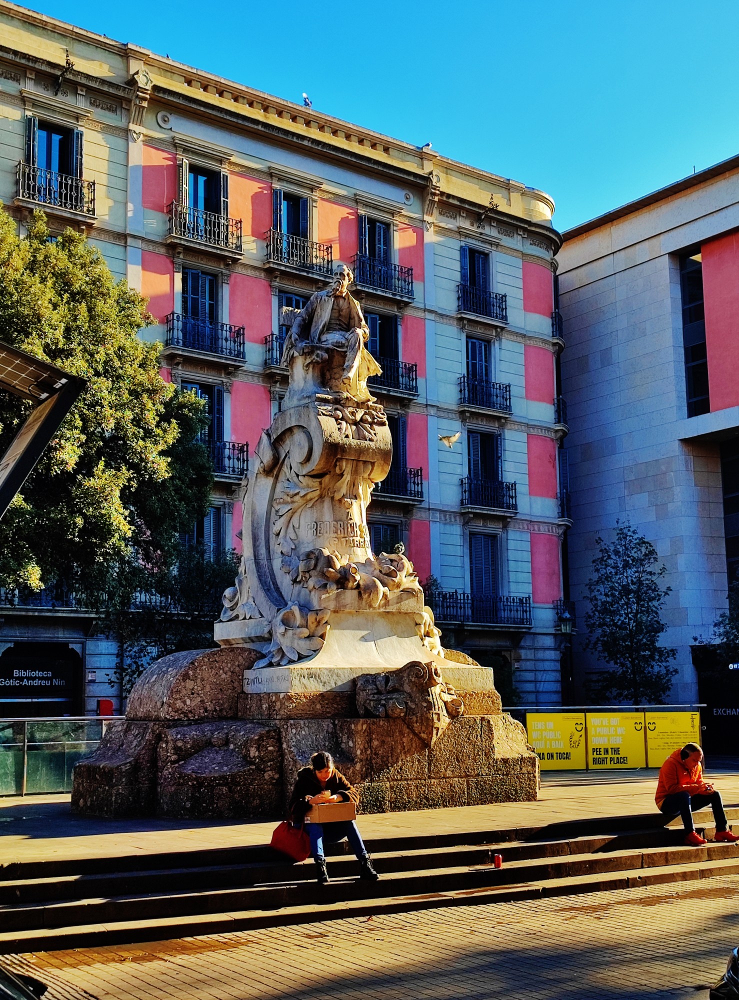 Foto: Monument a Pitarra - Barcelona (Cataluña), España