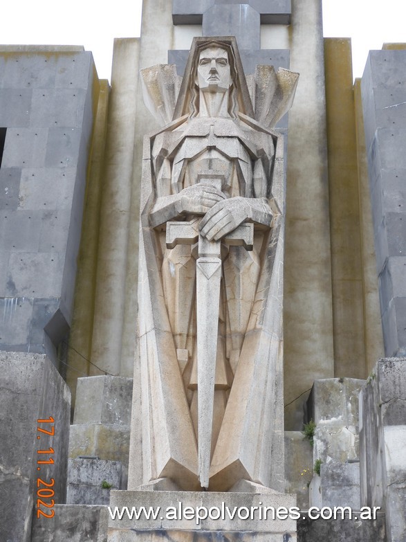 Foto: Azul - Portal del Cementerio Municipal - Azul (Buenos Aires), Argentina