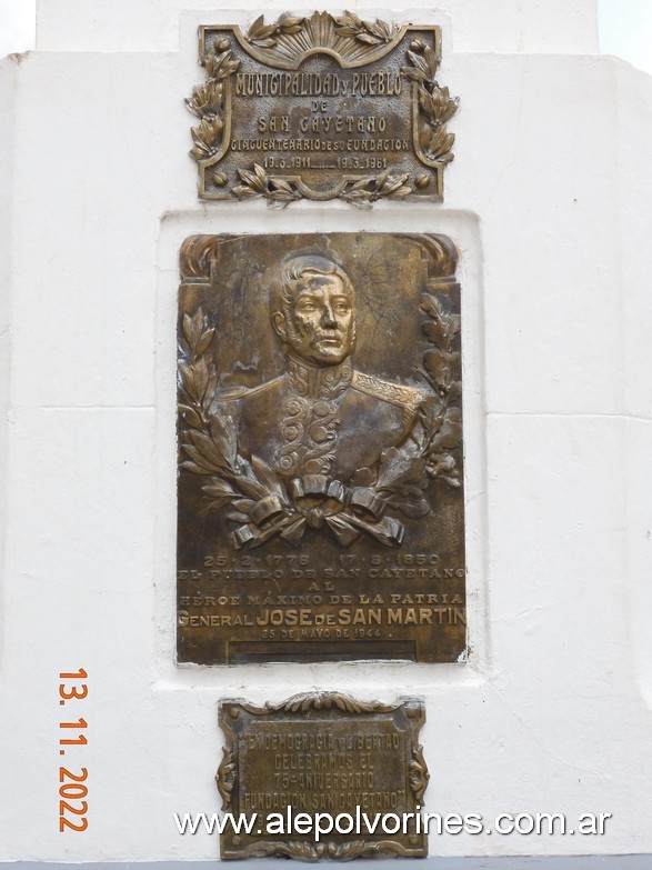 Foto: San Cayetano - Plaza - San Cayetano (Buenos Aires), Argentina