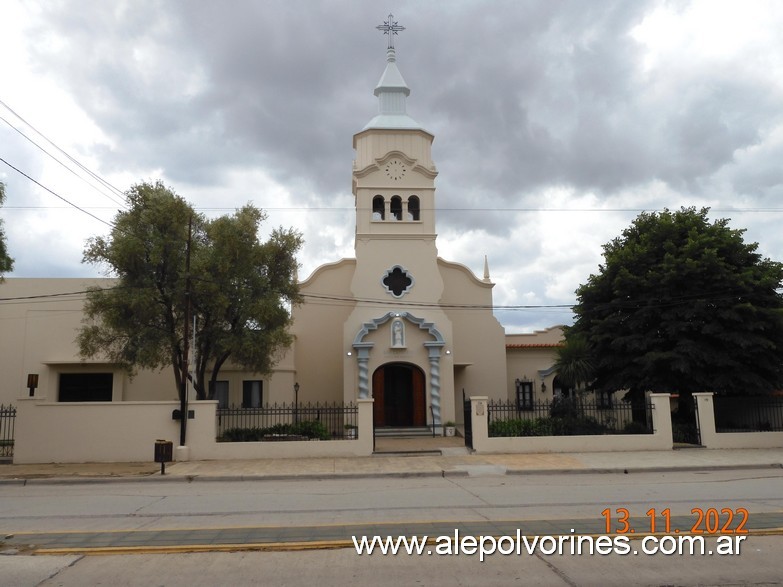 Foto: San Cayetano - Iglesia - San Cayetano (Buenos Aires), Argentina