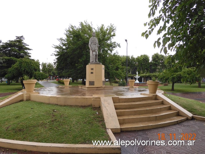Foto: San Carlos de Bolívar - Monumento a la Madre - San Carlos de Bolivar (Buenos Aires), Argentina