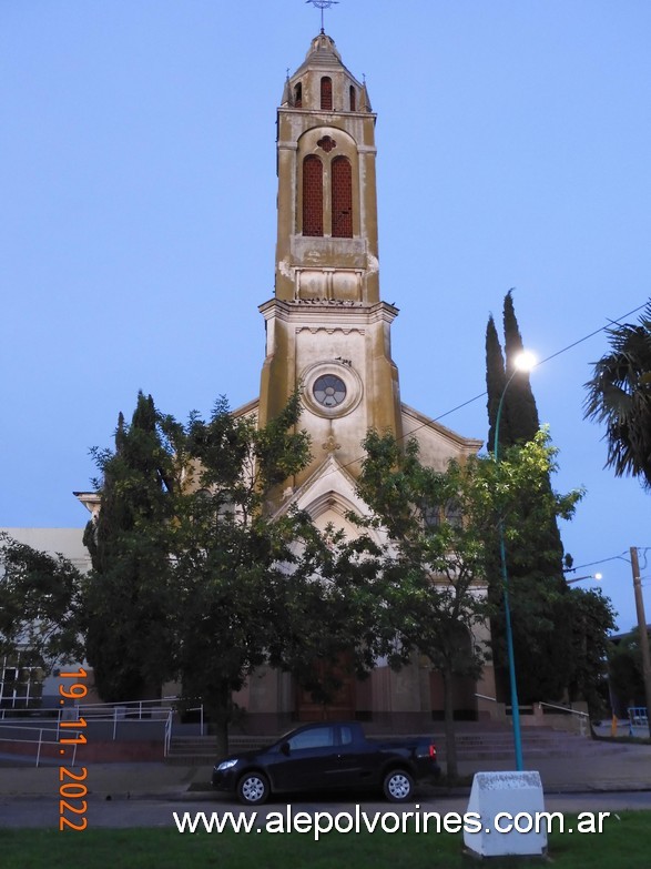 Foto: San Carlos de Bolívar - Iglesia Santísima Trinidad - San Carlos de Bolivar (Buenos Aires), Argentina