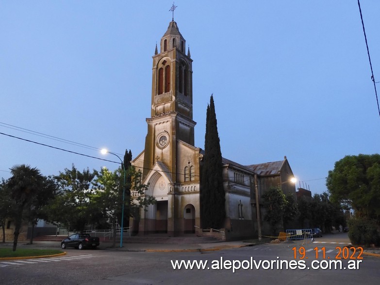 Foto: San Carlos de Bolívar - Iglesia Santísima Trinidad - San Carlos de Bolivar (Buenos Aires), Argentina