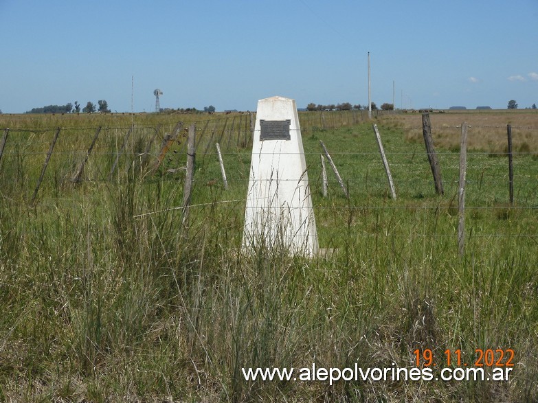 Foto: Arboledas - Monolito a Don David - Arboledas (Buenos Aires), Argentina