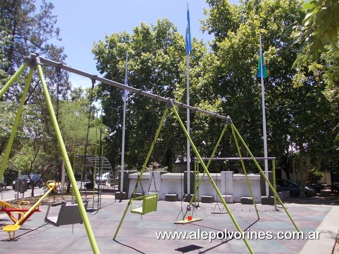 Foto: Ciudad Jardin Palomar - Plazoleta El Abrazo de la Argentina - Ciudad Jardin Palomar (Buenos Aires), Argentina