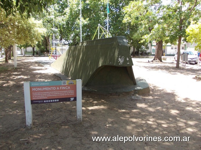 Foto: Ciudad Jardin Palomar - Monumento a Finca - Ciudad Jardin Palomar (Buenos Aires), Argentina