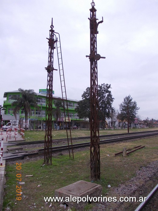 Foto: Estación Grand Bourg - Grand Bourg (Buenos Aires), Argentina