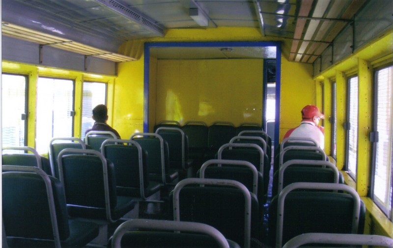 Foto: coche motor en Estación Central (nueva) - Montevideo, Uruguay