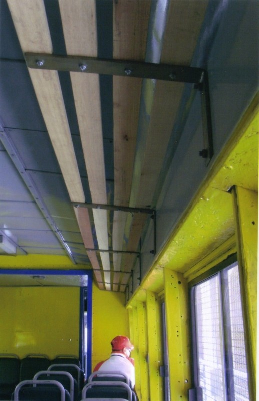 Foto: coche motor en Estación Central (nueva) - Montevideo, Uruguay