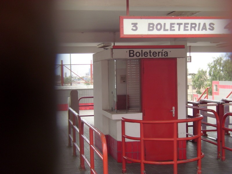 Foto: Metro de Lima. Estación terminal Villa El Salvador - Lima, Perú