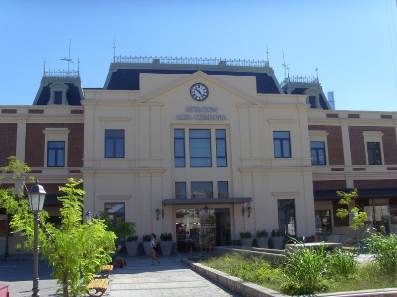 Foto: estación Alta Córdoba - Córdoba, Argentina