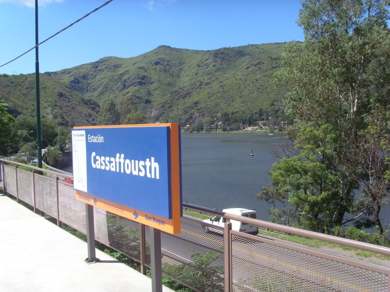 Foto: estación Cassaffousth y lago San Roque - San Roque (Córdoba), Argentina