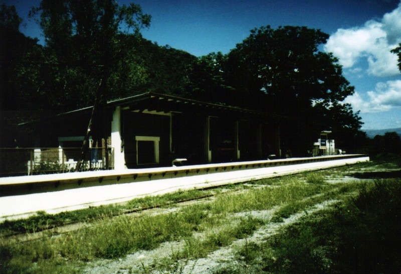 Foto: estación Cassaffousth - San Roque (Córdoba), Argentina