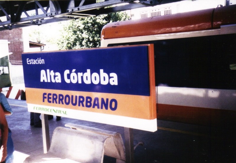Foto: estación Alta Córdoba - Córdoba, Argentina