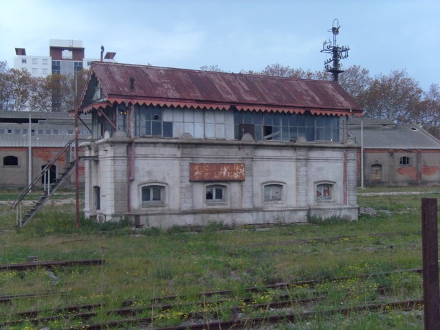 Foto: cabín de señales Estación Central General Artigas - Montevideo, Uruguay