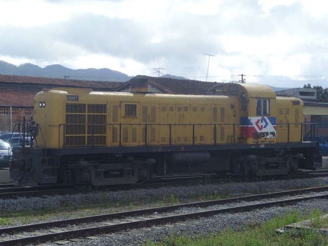 Foto: locomotora en estación Mogi das Cruzes - Mogi das Cruzes (São Paulo), Brasil
