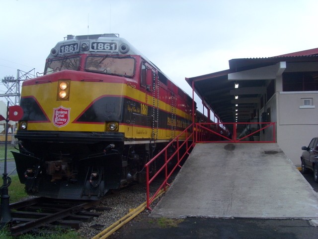 Foto: estación terminal del Ferrocarril del Canal de Panamá - Balboa (Panamá), Panamá