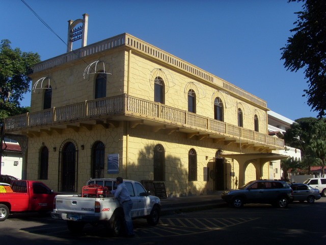 Foto: ex estación terminal del Ferrocarril de Chiriquí, hoy biblioteca - David (Chiriquí), Panamá