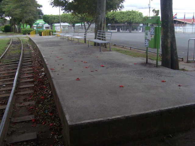 Foto: estación Universidad Latina - San Pedro (San José), Costa Rica