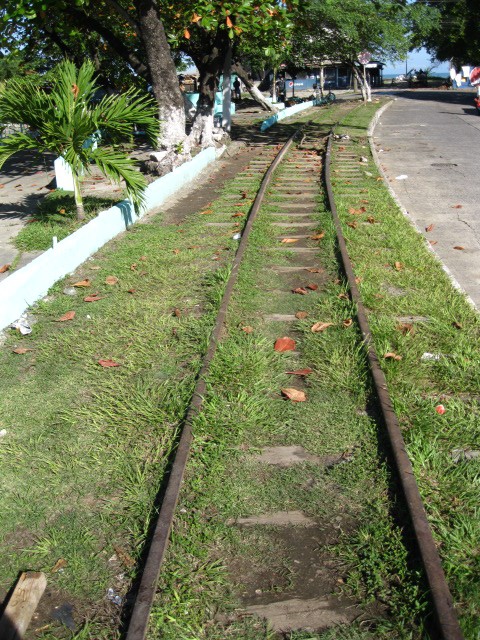 Foto: llegué tarde al tren por un año o más - La Ceiba (Atlántida), Honduras