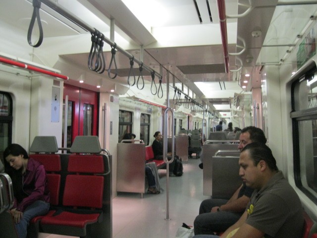 Foto: Ferrocarril Suburbano de la Zona Metropolitana del Valle de México - México (The Federal District), México