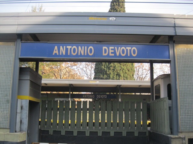 Foto: estación Antonio Devoto, FC Urquiza - Buenos Aires, Argentina