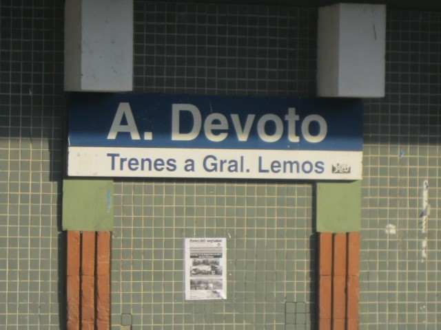 Foto: estación Antonio Devoto, FC Urquiza - Buenos Aires, Argentina