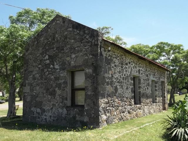 Foto: ex administración de las canteras, que servía también de parada facultativa del Tren de Piria - Piriápolis (Maldonado), Uruguay