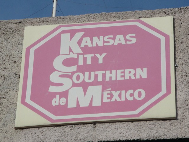 Foto: el que no deja fotografiar las estaciones - Querétaro, México