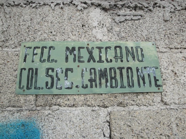 Foto: calle FFCC Mexicano (debería ser FC Mexicano o FFCC Mexicanos) - Xalapa (Veracruz-Llave), México