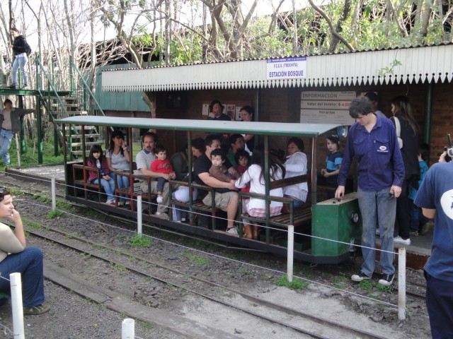 Foto: coche motor de parque - Remedios de Escalada (Buenos Aires), Argentina