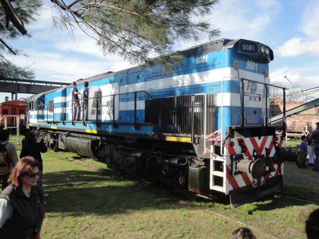 Foto: locomotora General Motors GT22 - Remedios de Escalada (Buenos Aires), Argentina