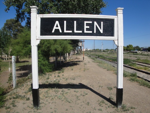 Foto: estación Allen, FC Roca - Allen (Río Negro), Argentina