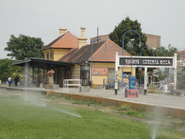 Foto: estación Fuerte General Roca, FC Roca - General Roca (Río Negro), Argentina