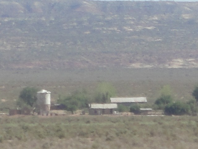 Foto: estación Challacó, FC Roca, vista desde el micro, a 3 km - Challacó (Neuquén), Argentina