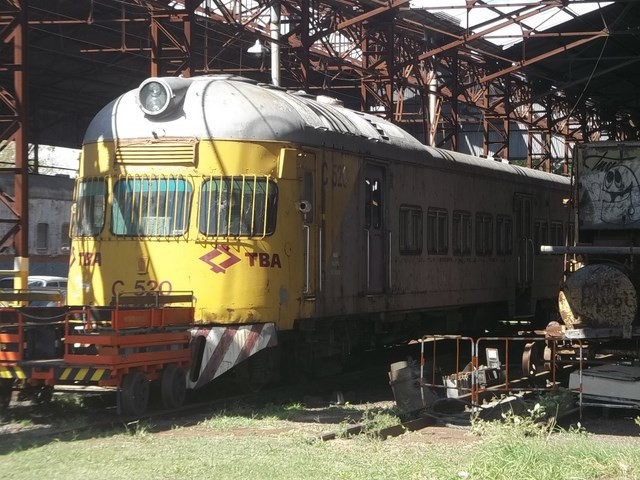 Foto: coche motor Fiat, - Haedo (Buenos Aires), Argentina