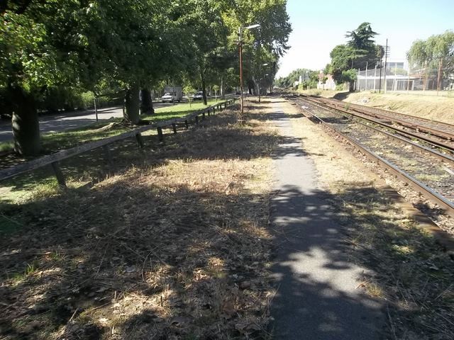 Foto: estación San Andrés, FC Mitre; restos de antiguo andén - San Andrés (Buenos Aires), Argentina