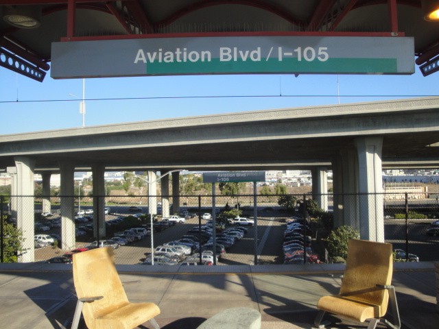Foto: estación Aviation Blvd, Línea Verde del Metro de Los Ángeles - Los Ángeles (California), Estados Unidos