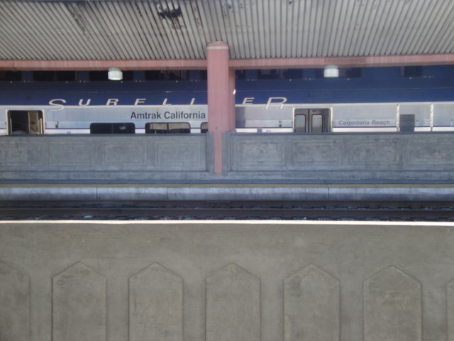 Foto: Tren Pacific Surfliner de Amtrak California en Union Station - Los Ángeles (California), Estados Unidos