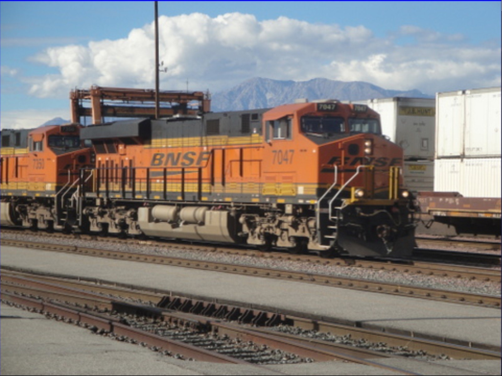 Foto: tren de BNSF - San Bernardino (California), Estados Unidos