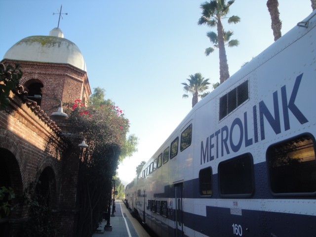 Foto: tren de Metrolink en estación San Juan Capistrano - San Juan Capistrano (California), Estados Unidos