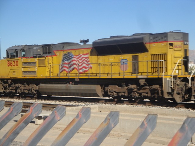 Foto: tren de Union Pacific pasando por estación Tucson - Tucson (Arizona), Estados Unidos