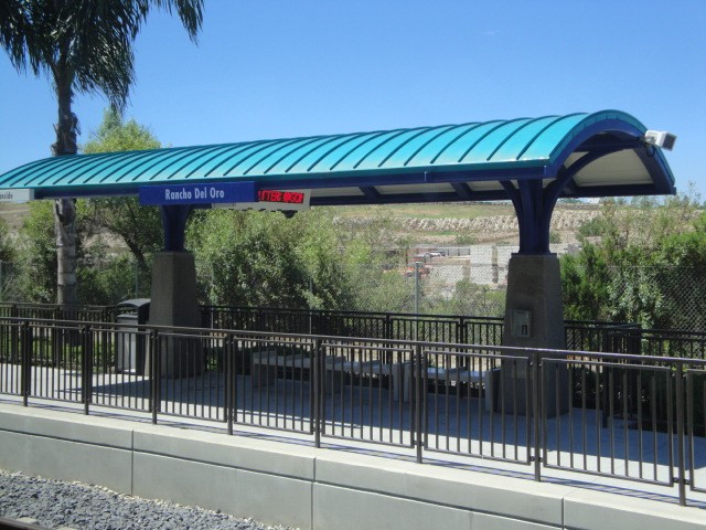 Foto: estación Rancho del Oro, del tren Sprinter - Oceanside (California), Estados Unidos