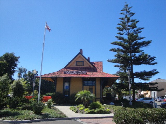 Foto: ex estación Carlsbad del FC Atchison, Topeka & Santa Fe - Carlsbad (California), Estados Unidos