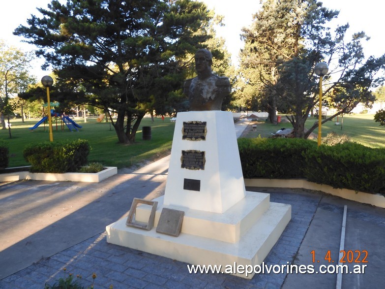 Foto: Colonia Cello - Busto Gral San Martin - Colonia Cello (Santa Fe), Argentina