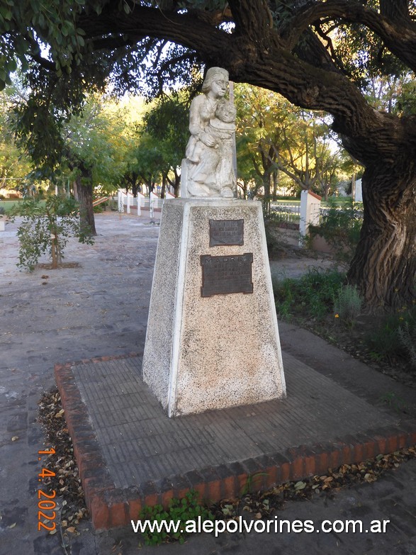 Foto: Colonia Cello - Monumento a la Madre - Colonia Cello (Santa Fe), Argentina