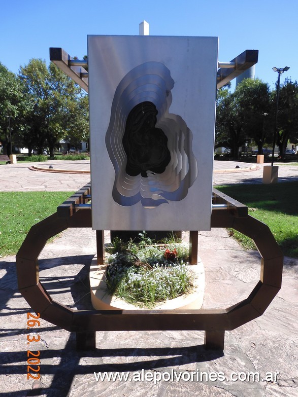 Foto: Montes de Oca - Monumento a la Madre - Montes de Oca (Santa Fe), Argentina