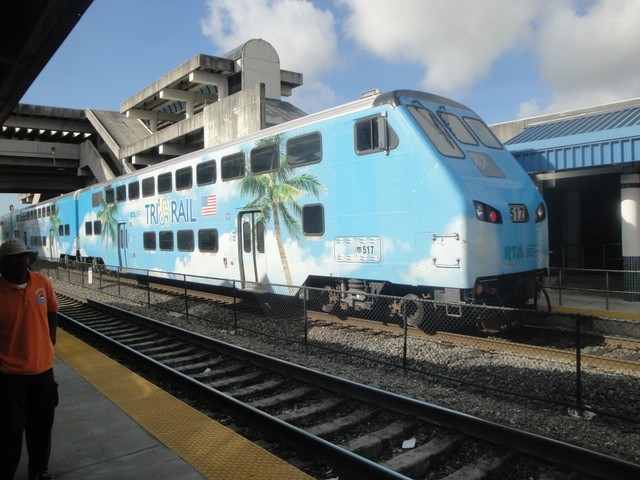 Foto: estación Metrorail Transfer, de Tri-Rail - Hialeah (Florida), Estados Unidos
