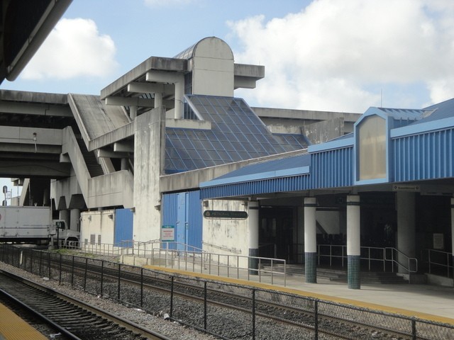 Foto: estación Metrorail Transfer, de Tri-Rail - Hialeah (Florida), Estados Unidos
