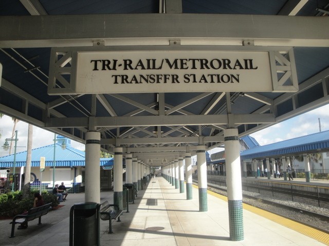 Foto: estación Metrorail Transfer, de Tri-Rail - Hialeah (Florida), Estados Unidos